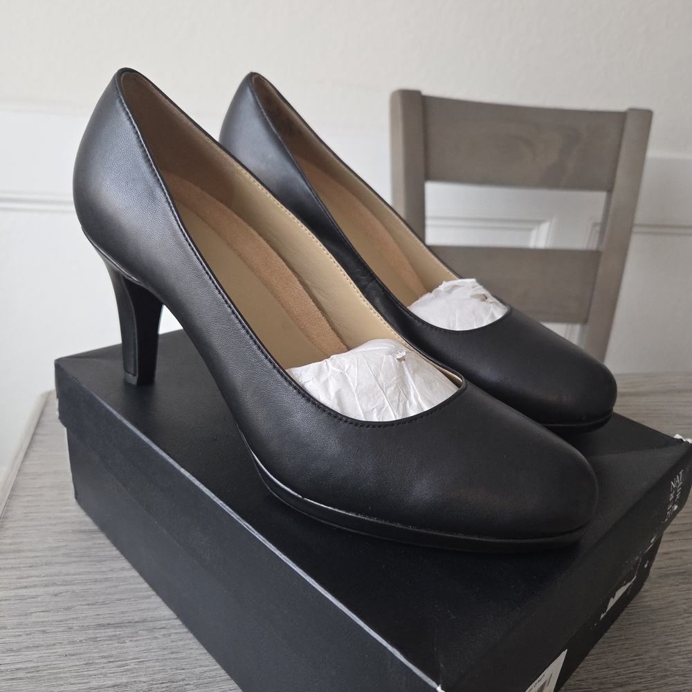 Naturalizer Classic Black Heels